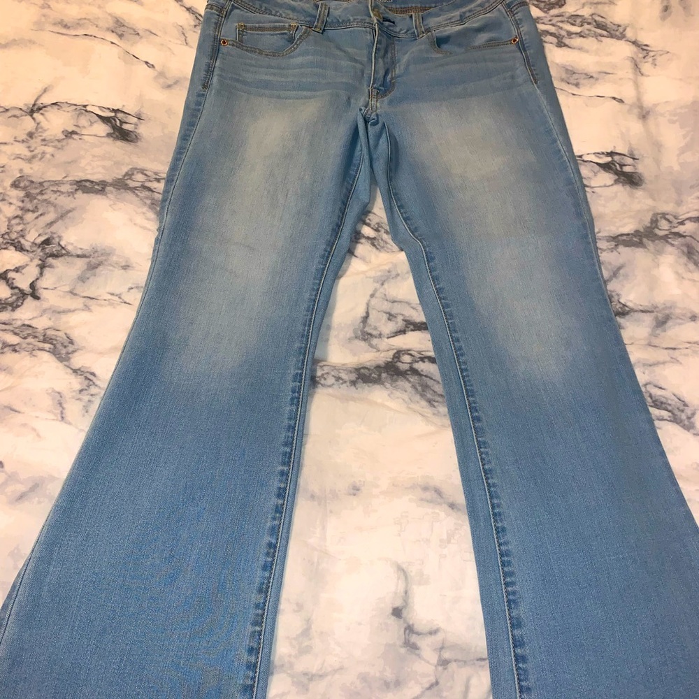 American Eagle kick boot jeans